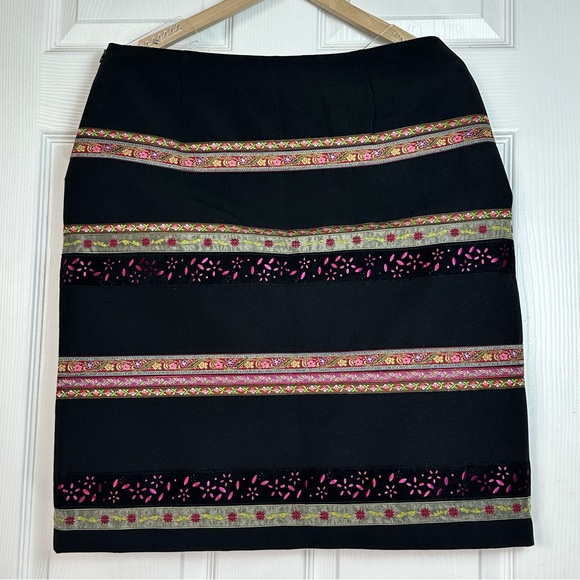 ABR New York Black Embroidered Boho Skirt Size 12 Floral Trim Pencil Style - Picture 1 of 5